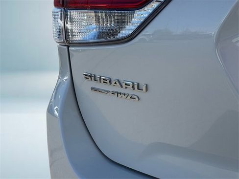 Used 2023 Subaru Forester Touring image 5