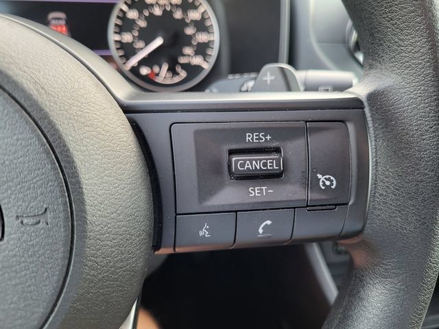 Used 2024 Nissan Rogue S FWD image 18