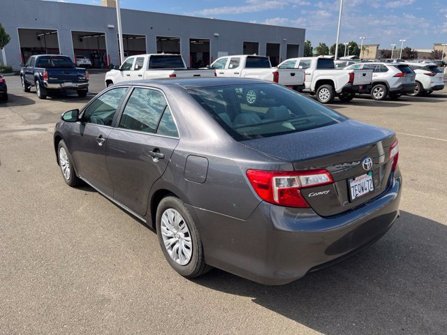 Used 2014 Toyota Camry LE FWD image 3