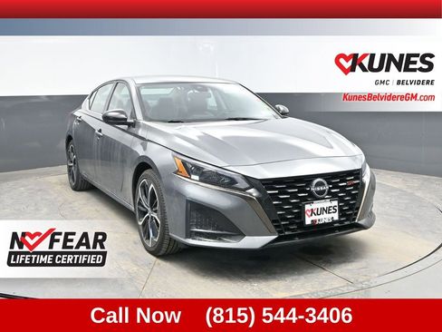 Used 2025 Nissan Altima 2.5 SR image 1