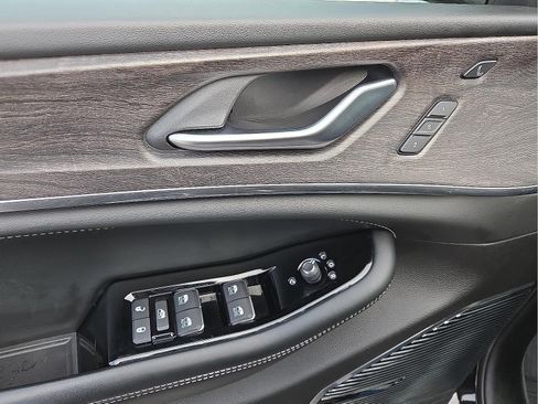 Used 2023 Jeep Grand Cherokee Overland w/ Advanced Protech Group III image 15