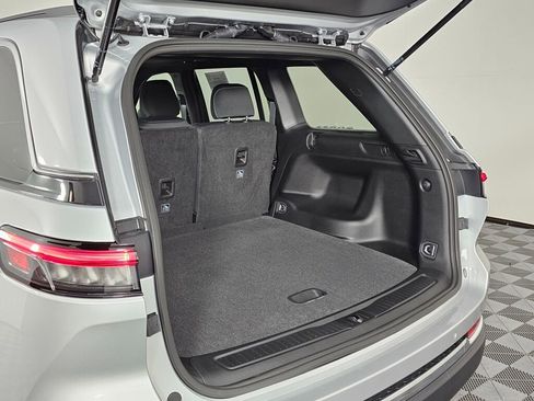 New 2025 Jeep Grand Cherokee Laredo X image 13