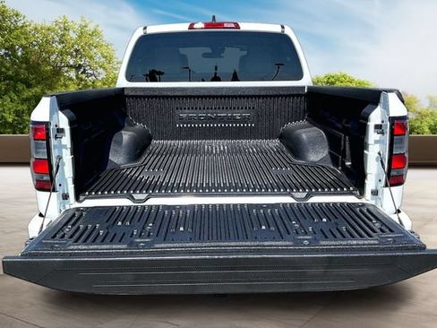 Certified 2023 Nissan Frontier SV w/ Tow Package RWD image 7