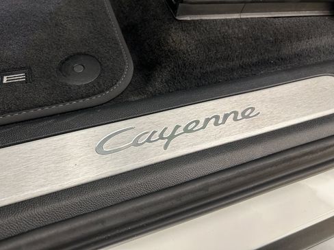 Used 2019 Porsche Cayenne AWD/4WD image 15