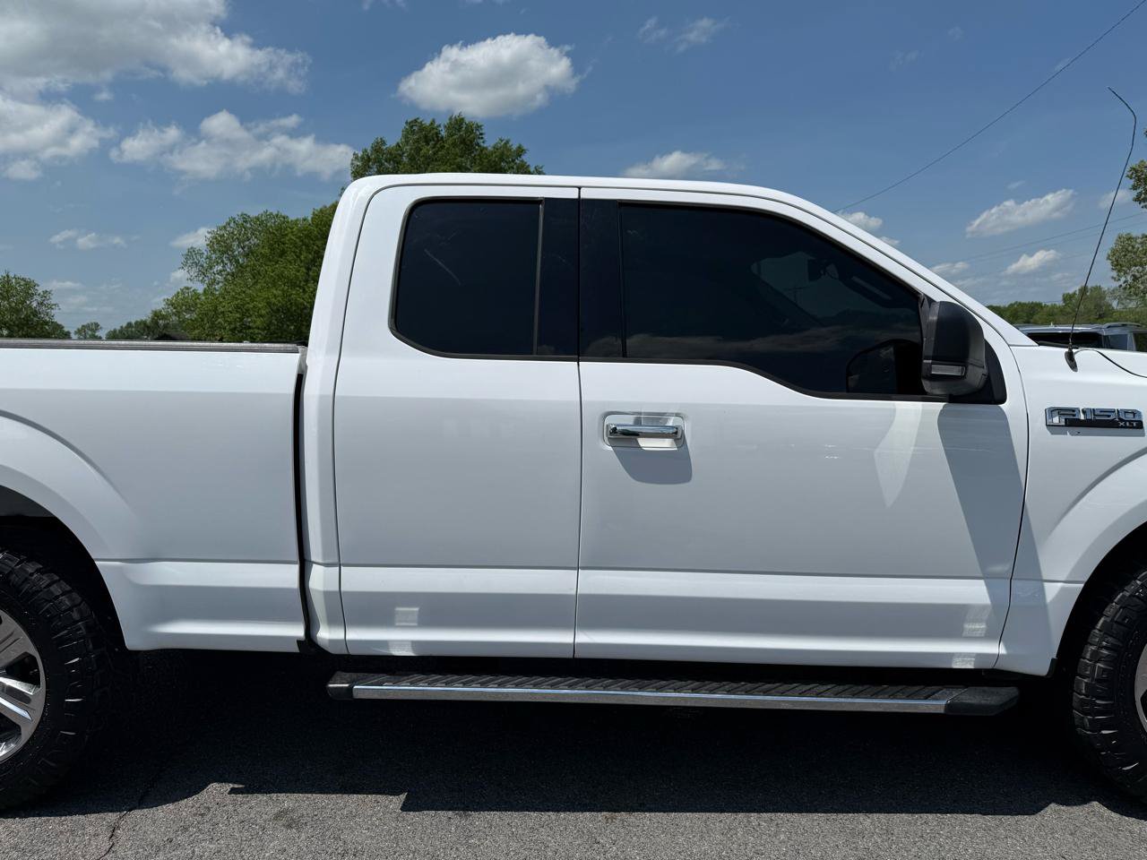 Used 2018 Ford F150 XLT w/ Equipment Group 302A Luxury AWD/4WD image 38