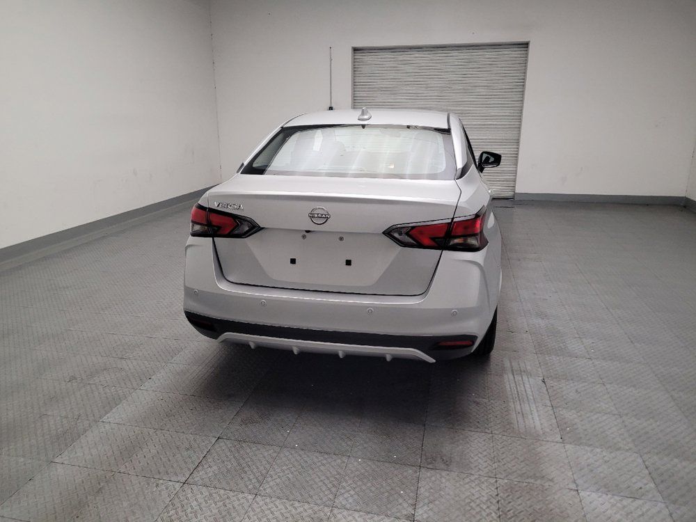 Used 2025 Nissan Versa SV FWD image 7