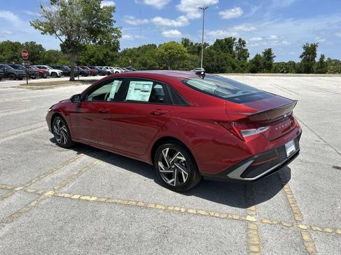 New 2025 Hyundai Elantra SEL FWD image 12