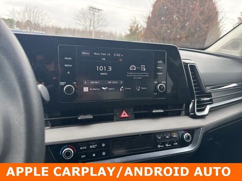 Used 2023 Kia Sportage LX image 11