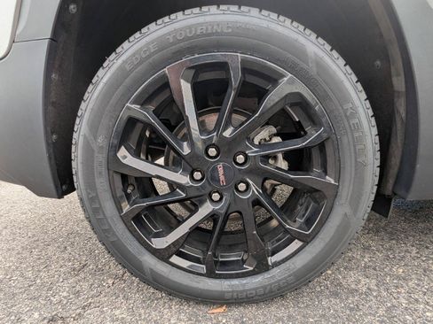 Used 2023 GMC Terrain SLE w/ Elevation Edition AWD/4WD image 12