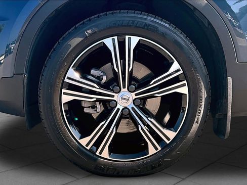 Used 2021 Volvo XC40 T4 Inscription w/ Protection Package FWD image 10