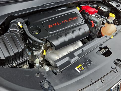Used 2020 Jeep Compass Latitude FWD image 18