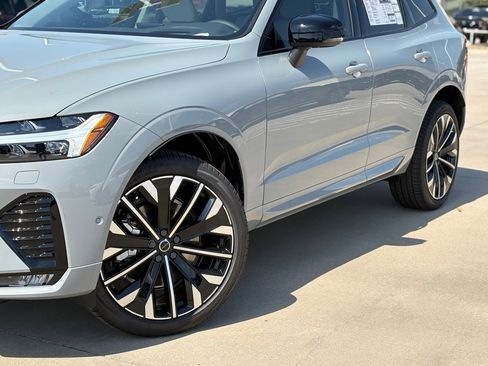 New 2026 Volvo XC60 B5 Ultra w/ Protection Package Premier image 8