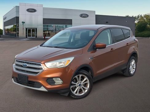 Used 2017 Ford Escape SE AWD/4WD image 1