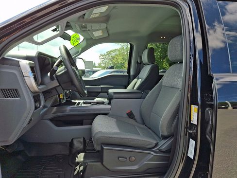 Certified 2024 Ford F350 XLT AWD/4WD image 13