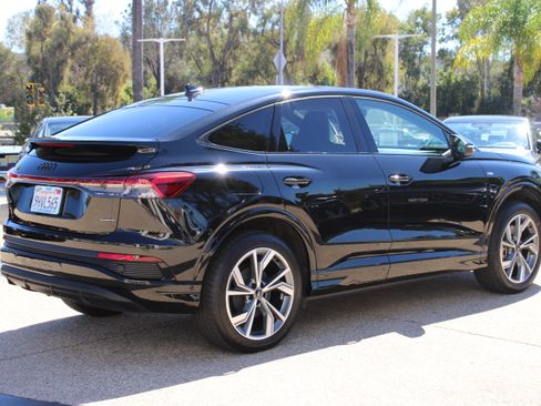 Used 2023 Audi Q4 e-tron Premium Plus w/ Premium Plus AWD/4WD image 5