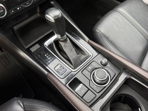 Used 2018 MAZDA MAZDA3 Touring image 25