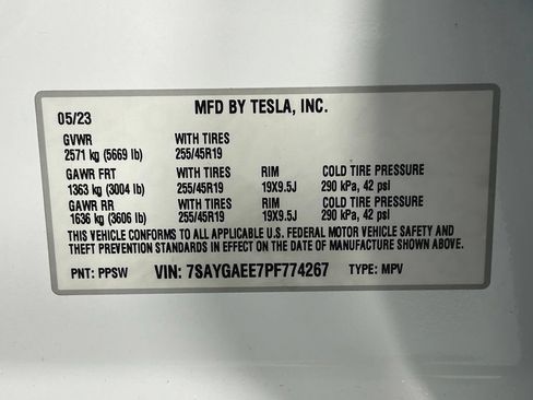 Used 2023 Tesla Model Y Long Range AWD/4WD image 32