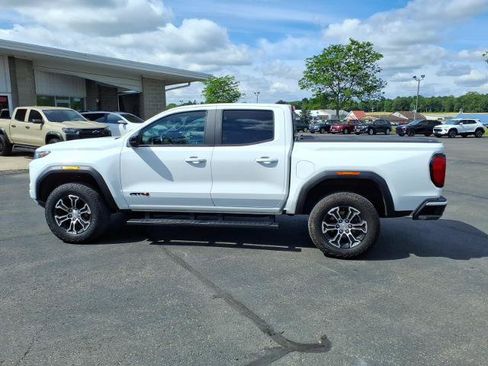 Used 2024 GMC Canyon AT4 w/ AT4 Premium Package AWD/4WD image 8