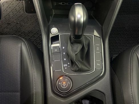 Used 2020 Volkswagen Tiguan SEL image 19