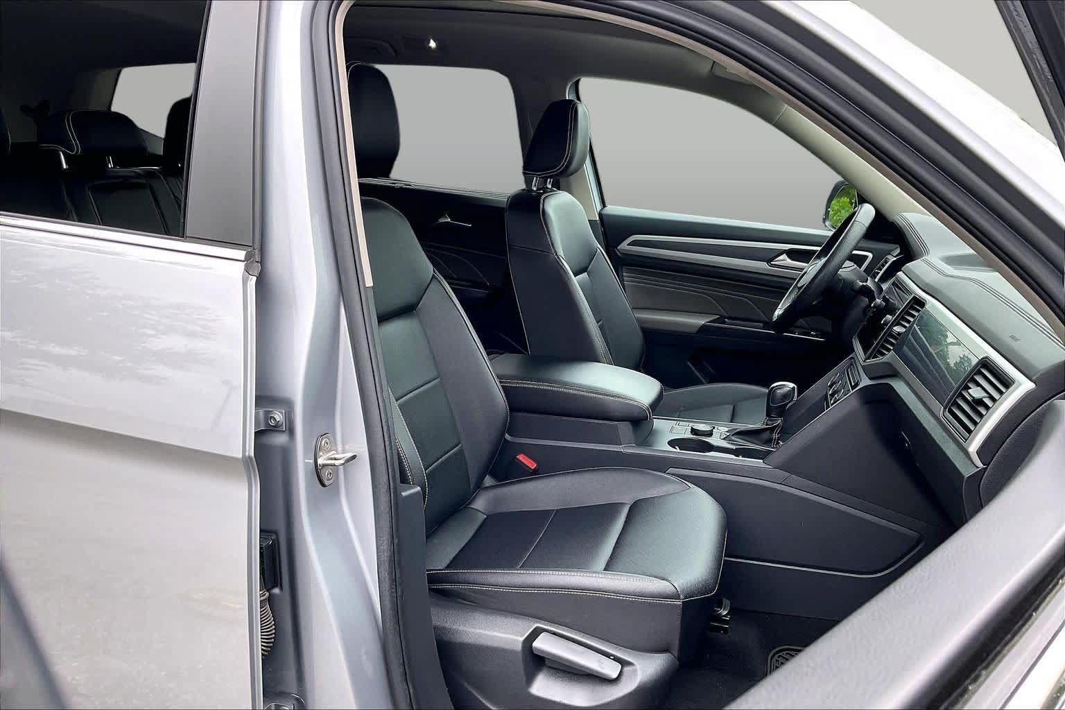 Used 2021 Volkswagen Atlas SE w/ Panoramic Sunroof Package AWD/4WD image 8