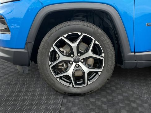 Used 2025 Jeep Compass Limited AWD/4WD image 16