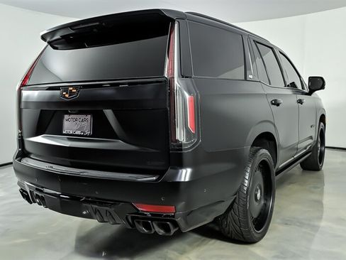 Used 2023 Cadillac Escalade V AWD/4WD image 10