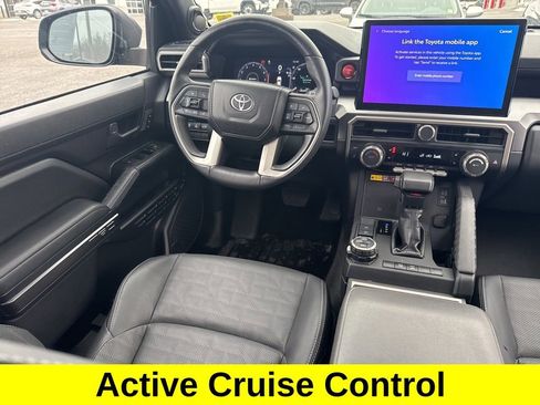 Used 2025 Toyota 4Runner TRD Off-Road Premium image 11