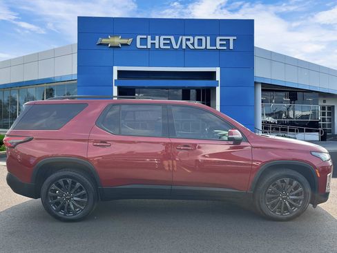 Certified 2023 Chevrolet Traverse RS w/ LPO, Floor Liner Package AWD/4WD image 5