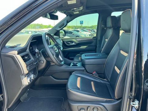 Used 2023 GMC Yukon AT4 w/ AT4 Premium Package AWD/4WD image 4