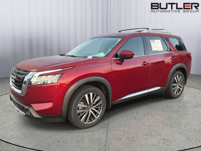 Used 2022 Nissan Pathfinder Platinum w/ Cargo Package