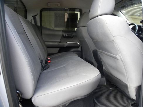 Used 2020 Toyota Tacoma SR5 w/ Technology Package AWD/4WD image 18