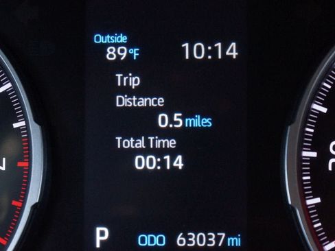 Used 2022 Toyota RAV4 XLE FWD image 4