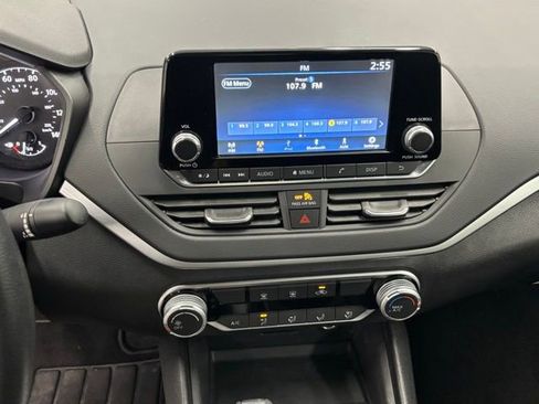 Used 2024 Nissan Altima 2.5 S image 18