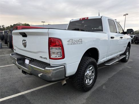 Used 2022 RAM 2500 Tradesman w/ Chrome Appearance Group image 6