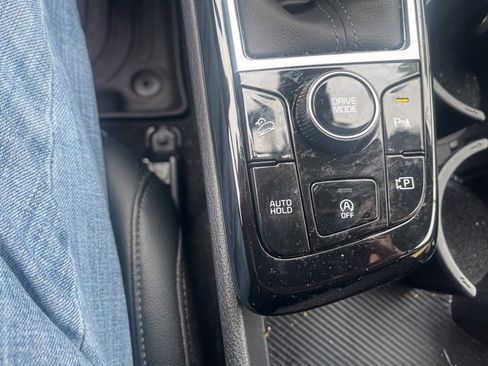 Used 2025 Kia Sportage SX image 21