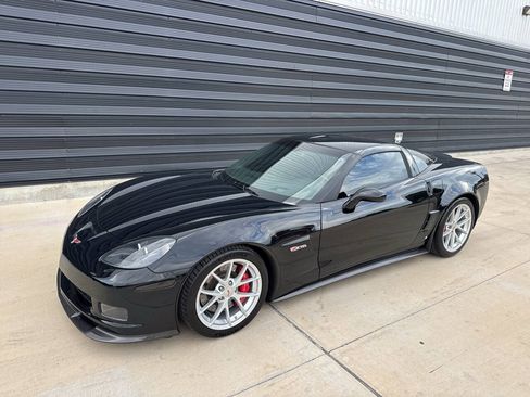 Used 2007 Chevrolet Corvette Z06 w/ Preferred Equipment Group RWD image 2
