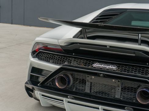 Used 2020 Lamborghini Huracan EVO image 42