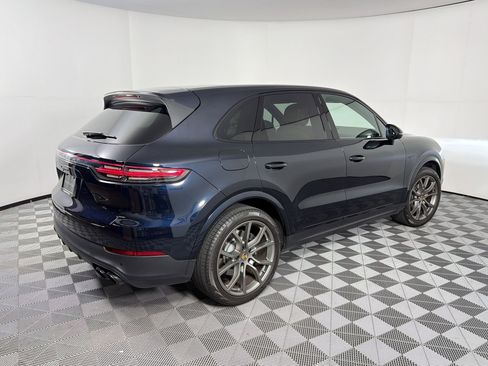 Certified 2023 Porsche Cayenne Platinum Edition AWD/4WD image 9