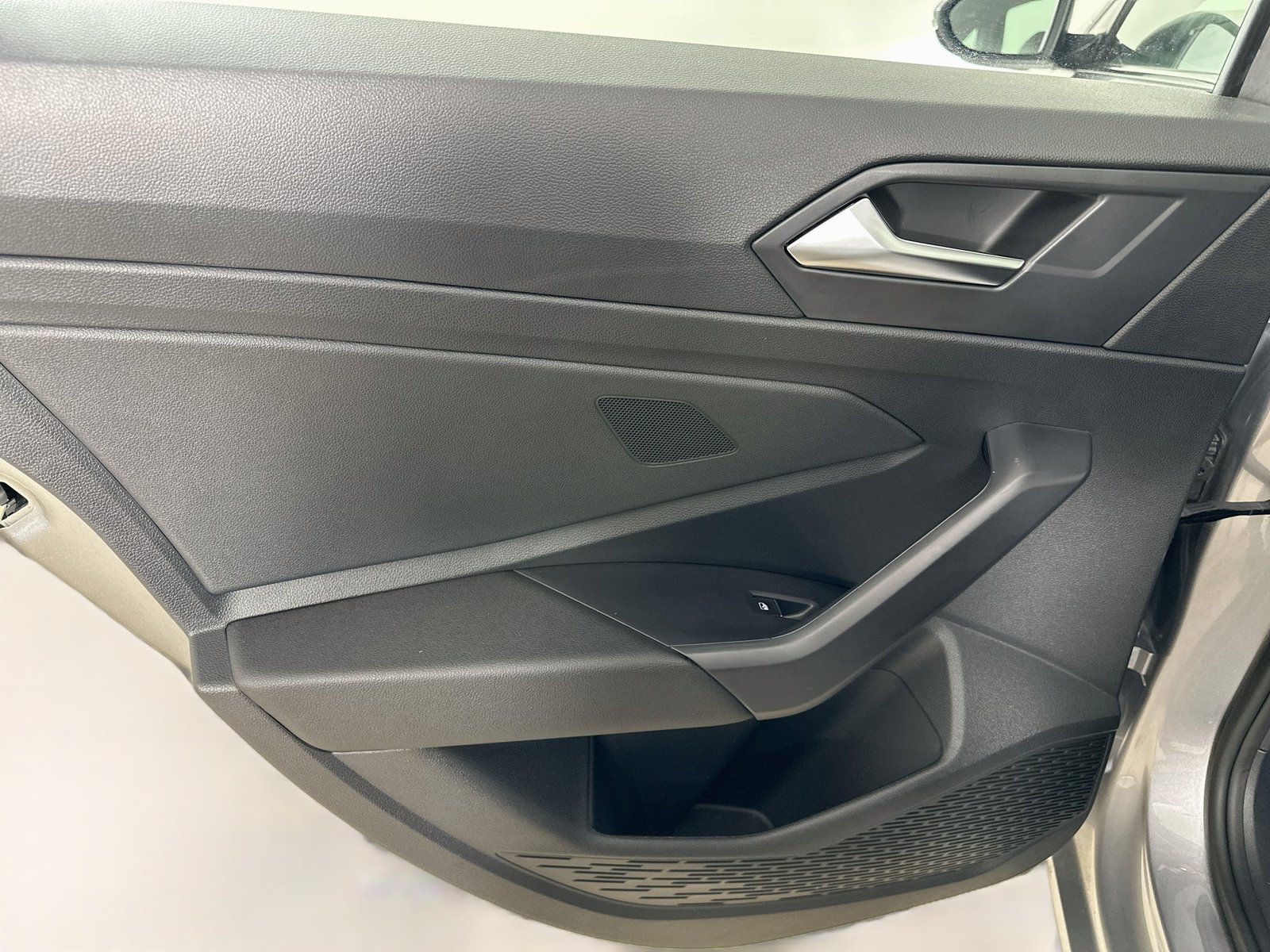 Certified 2024 Volkswagen Jetta SEL FWD image 34