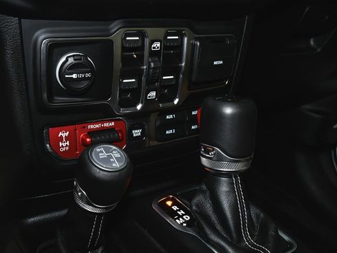 Used 2023 Jeep Wrangler Unlimited Rubicon 4xe w/ Steel Bumper Group AWD/4WD image 35