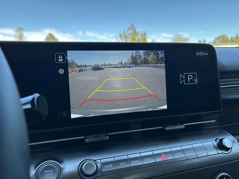 Used 2025 Hyundai Kona SE AWD/4WD image 17