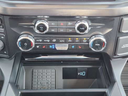 New 2026 Ford F250 Lariat w/ Black Appearance Package image 20