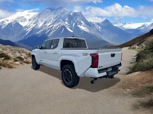 Certified 2026 Toyota Tacoma TRD Sport image 3