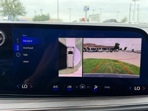 Used 2025 Chevrolet Suburban LS RWD image 17