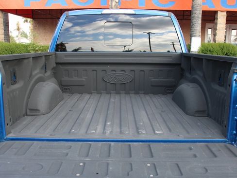 Used 2017 Ford F150 Raptor w/ Equipment Group 802A Luxury image 8