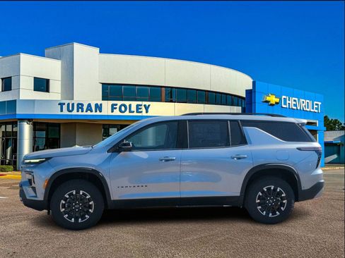 New 2026 Chevrolet Traverse Z71 w/ Enhanced Driving Package image 2