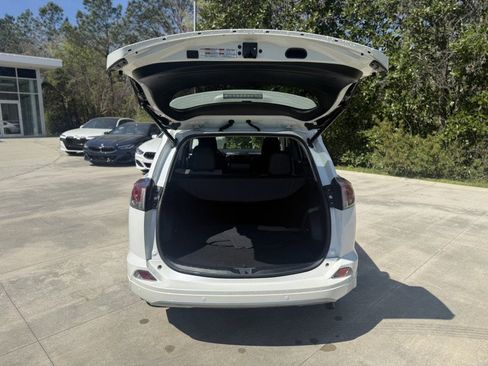 Used 2018 Toyota RAV4 Platinum image 17