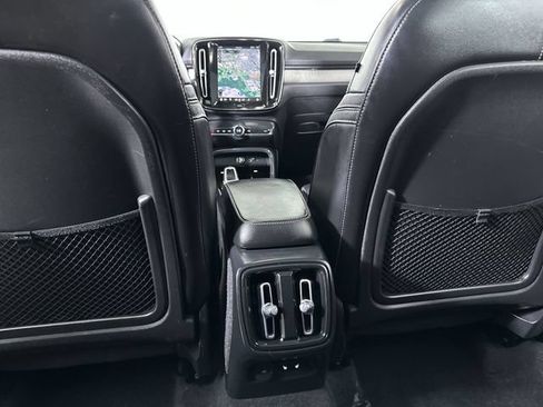 Used 2023 Volvo XC40 B5 Plus AWD/4WD image 22
