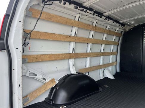 Used 2023 GMC Savana 2500 w/ Driver Convenience Package image 12