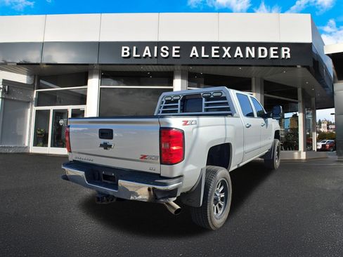 Used 2019 Chevrolet Silverado 2500 LTZ w/ Vortec Plus Package AWD/4WD image 3